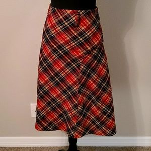 Jones Wear Plaid skirt
